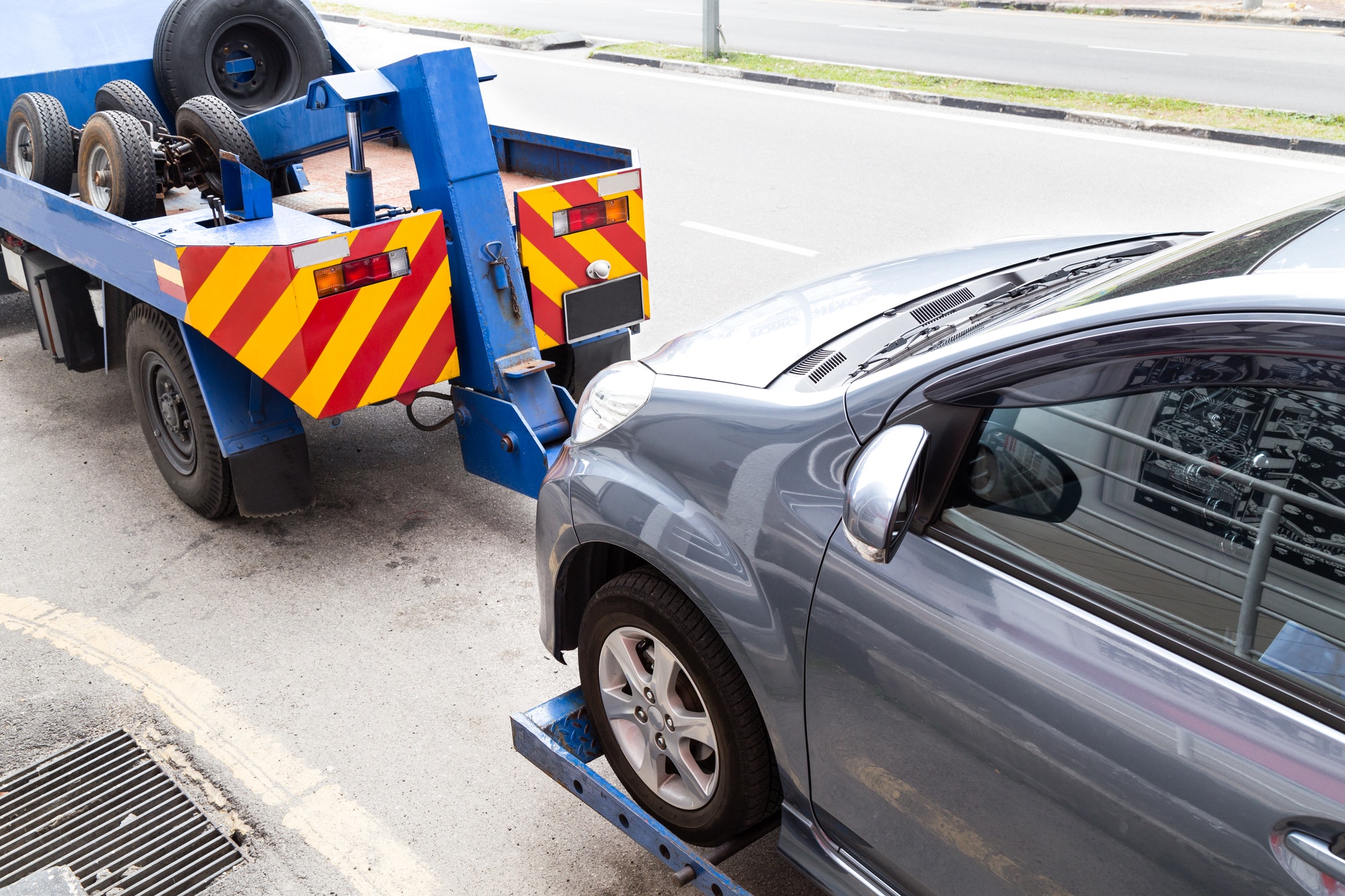 Top 5 Signs Your Vehicle Needs Towing Immediately